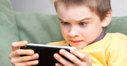 کودک معتاد به بازی و اینترنت آیا کودک شما معتاد به اینترنت است؟