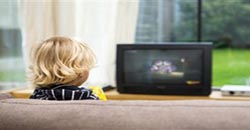 کودکان و تلویزیون چطور تماشای تلویزیون را در خانه محدود کنیم؟
